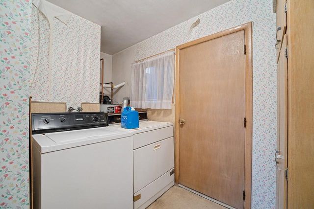 1211 W KIMBERLY AVENUE, Kimberly, WI 54136