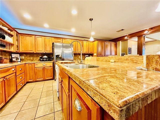 304 RIDGE Row, Pineville, LA 71360