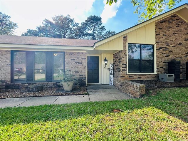 304 RIDGE Row, Pineville, LA 71360