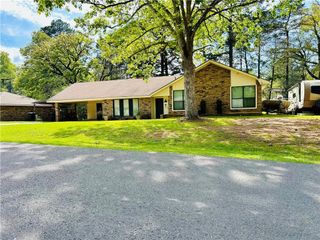 304 RIDGE Row, Pineville, LA 71360
