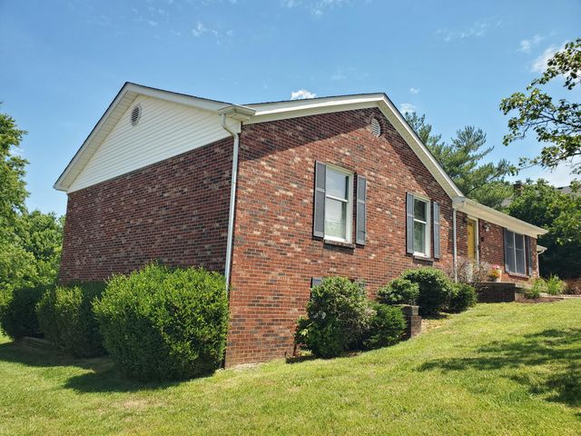 152 Bellemeade Drive, Frankfort, KY 40601