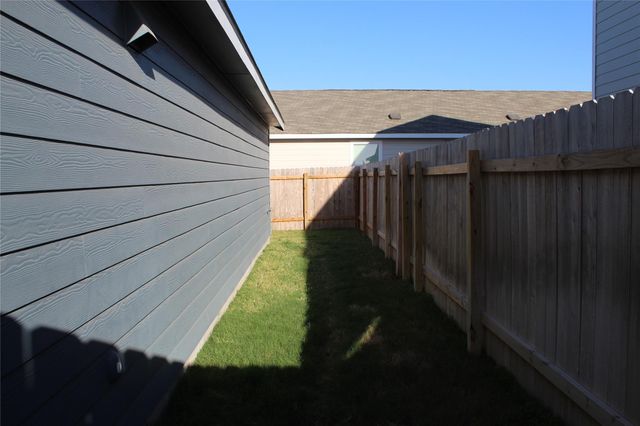 205 Marty Allen LOOP, Jarrell, TX 76537