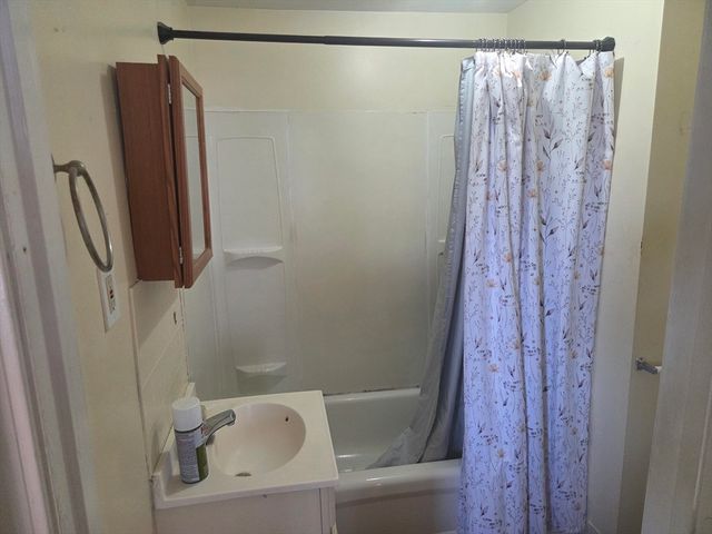 210 Farnham Street 1, Lawrence, MA 01843