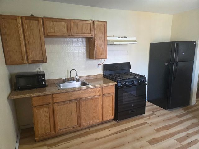 210 Farnham Street 1, Lawrence, MA 01843