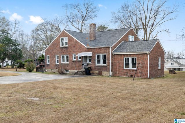 611 NE CLARK STREET, Cullman, AL 35055