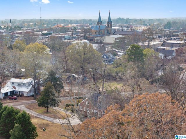 611 NE CLARK STREET, Cullman, AL 35055