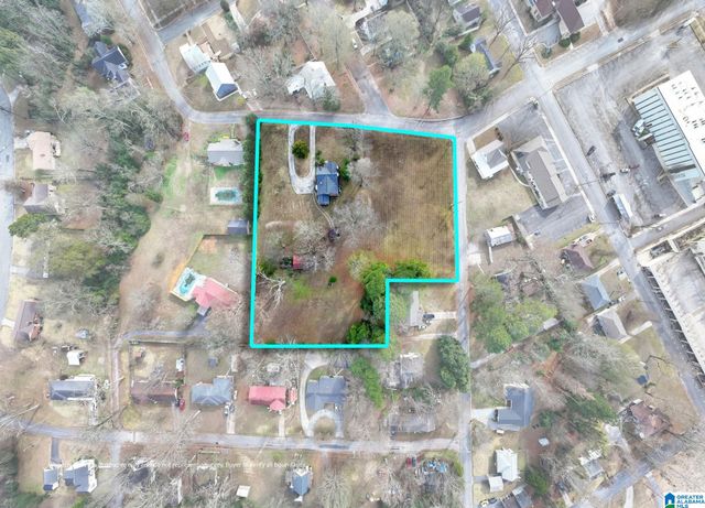 611 NE CLARK STREET, Cullman, AL 35055