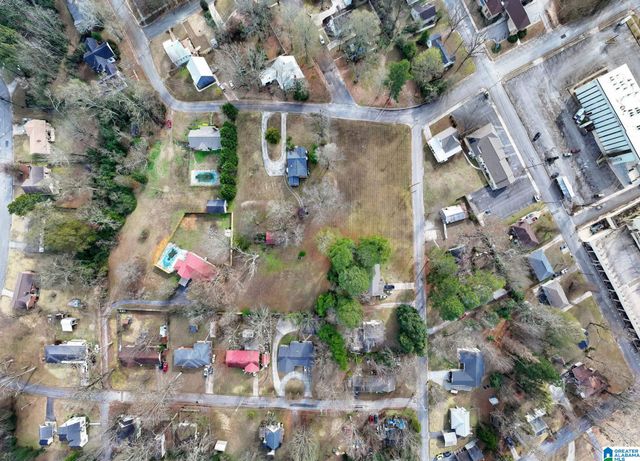 611 NE CLARK STREET, Cullman, AL 35055