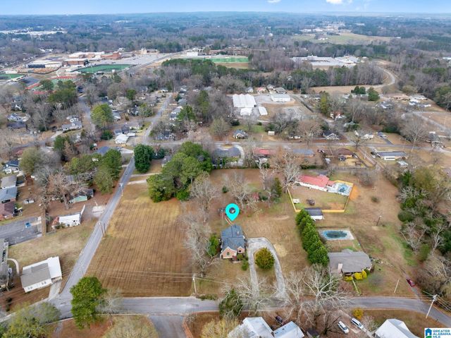 611 NE CLARK STREET, Cullman, AL 35055