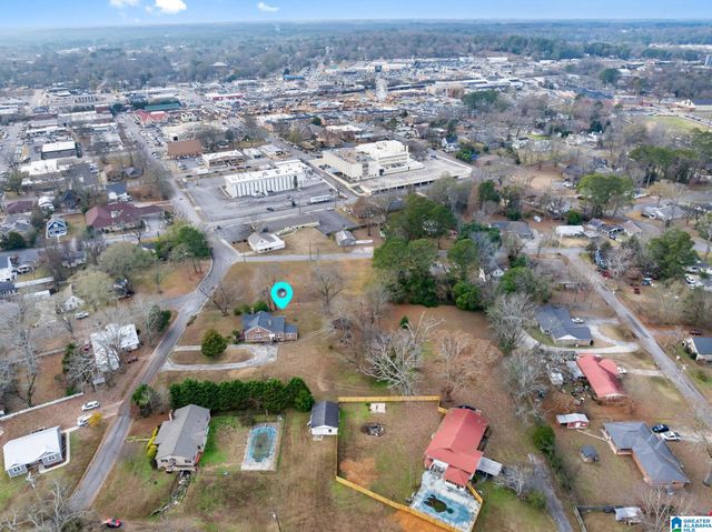 611 NE CLARK STREET, Cullman, AL 35055