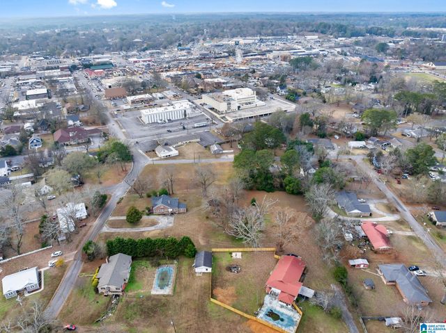 611 NE CLARK STREET, Cullman, AL 35055