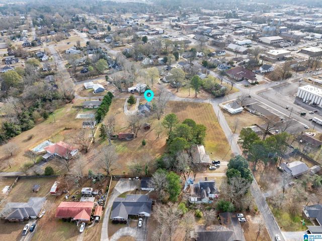 611 NE CLARK STREET, Cullman, AL 35055