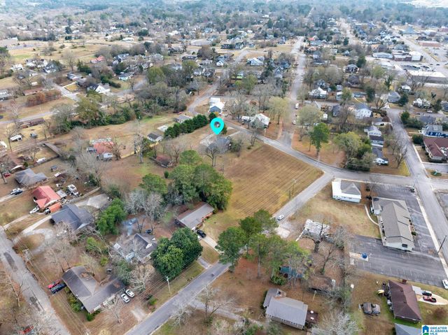 611 NE CLARK STREET, Cullman, AL 35055