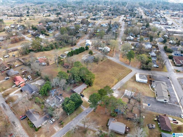 611 NE CLARK STREET, Cullman, AL 35055