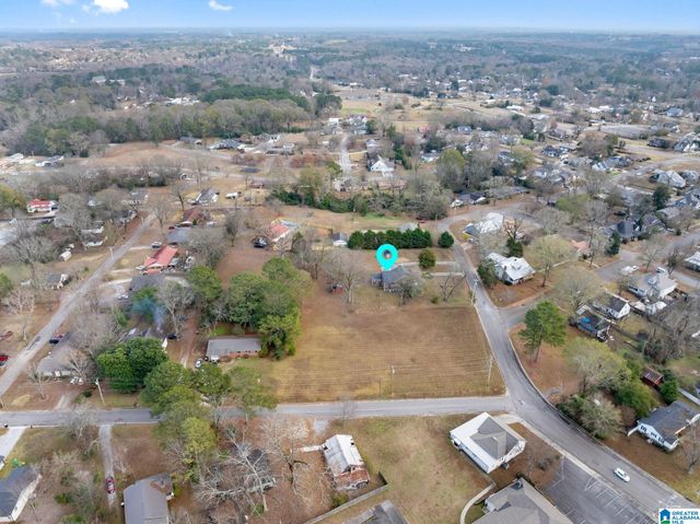 611 NE CLARK STREET, Cullman, AL 35055