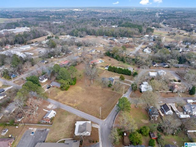 611 NE CLARK STREET, Cullman, AL 35055