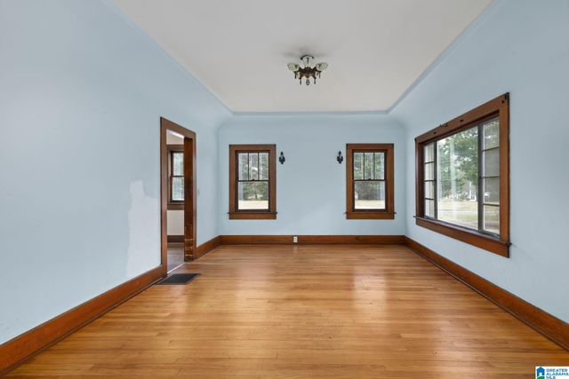 611 NE CLARK STREET, Cullman, AL 35055