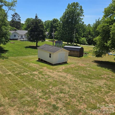 131 N Morvue Loop N, Statesville, NC 28625