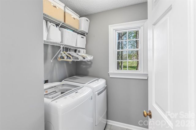 1548 Castell Lane, Hickory, NC 28601