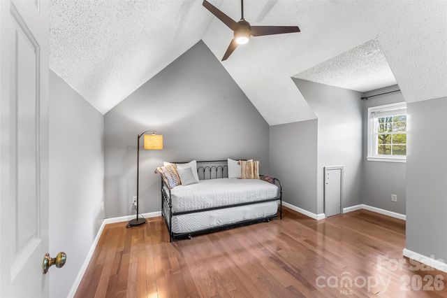 1548 Castell Lane, Hickory, NC 28601