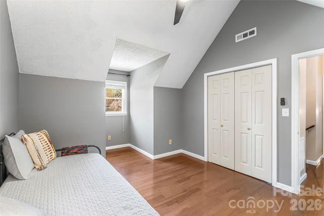 1548 Castell Lane, Hickory, NC 28601