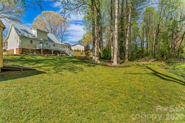 1548 Castell Lane, Hickory, NC 28601