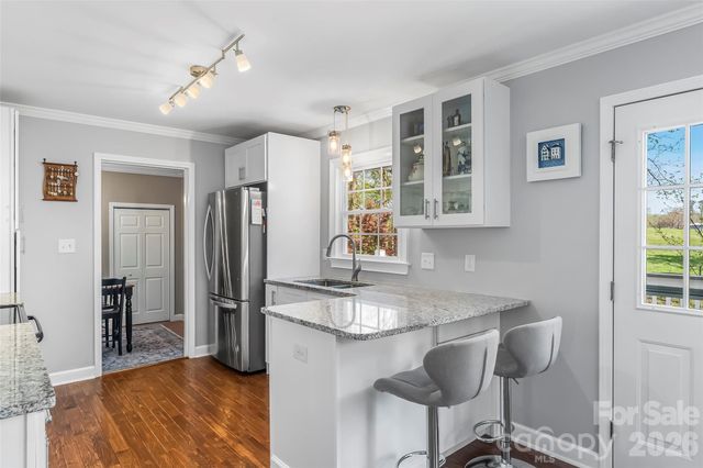 1548 Castell Lane, Hickory, NC 28601