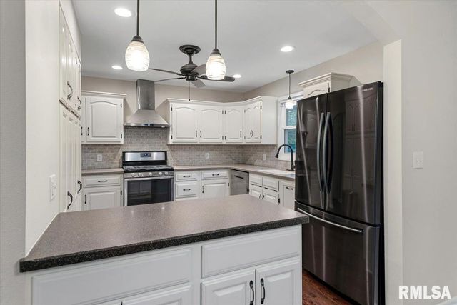 2 Interlacken Road, Springfield, IL 62704