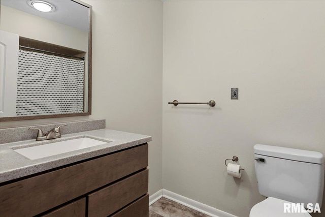 2 Interlacken Road, Springfield, IL 62704