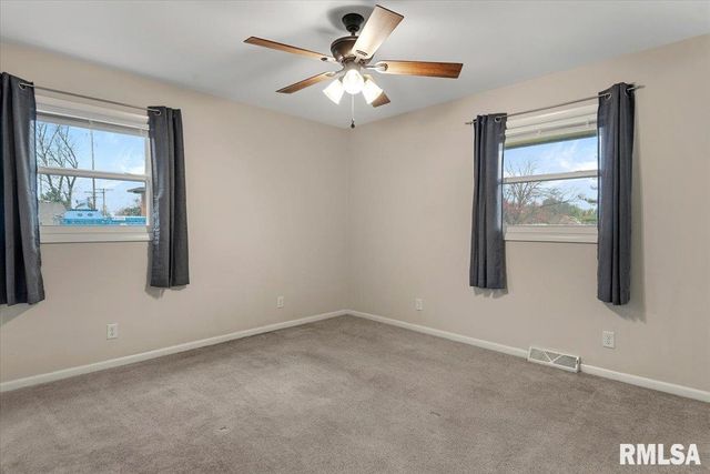 2 Interlacken Road, Springfield, IL 62704