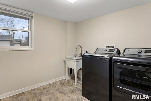 2 Interlacken Road, Springfield, IL 62704