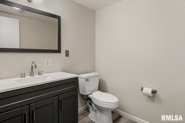 2 Interlacken Road, Springfield, IL 62704