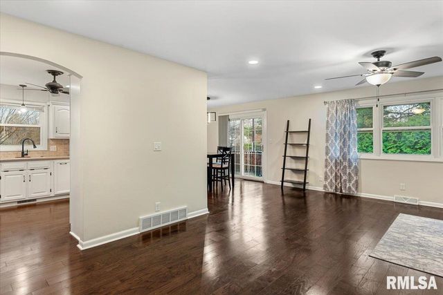 2 Interlacken Road, Springfield, IL 62704