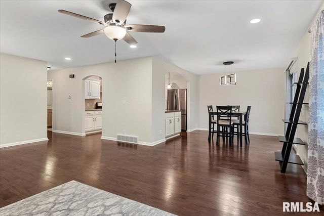 2 Interlacken Road, Springfield, IL 62704