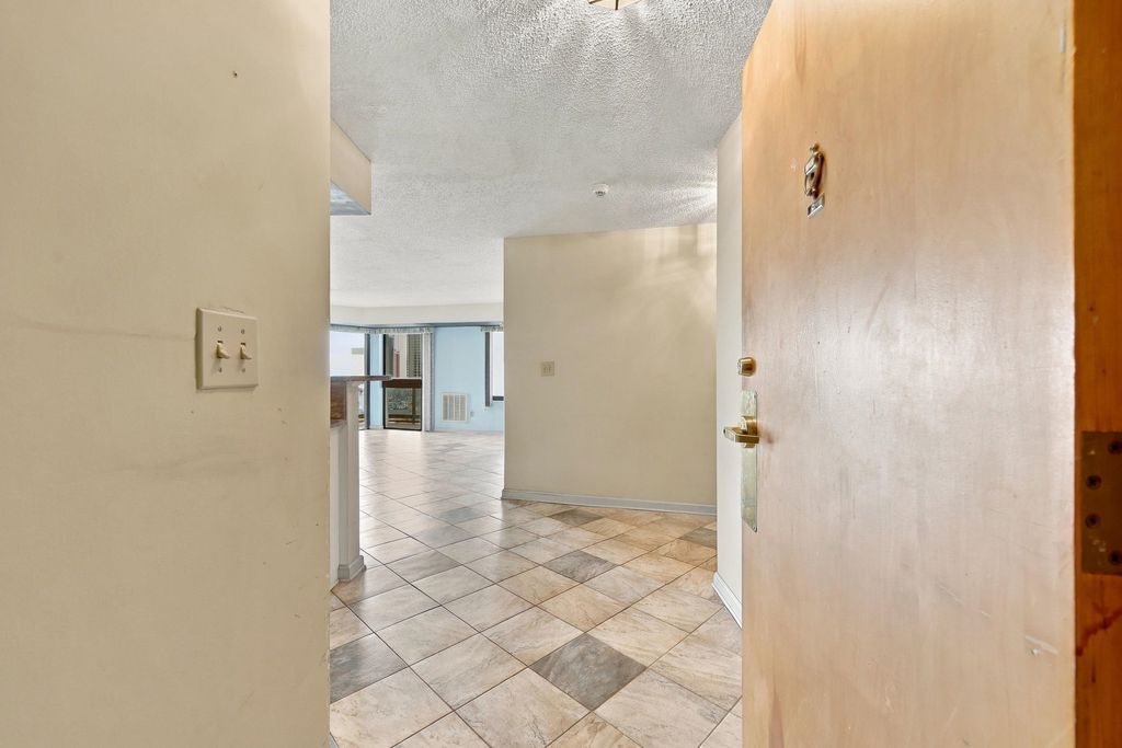 400 20th Ave N Apt 604, Myrtle Beach, SC 29577 — photo 2