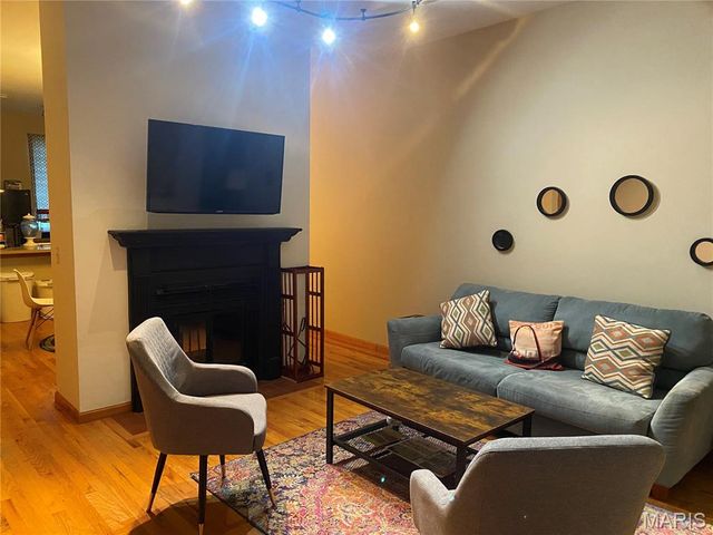 2234 Hickory Street, St Louis, MO 63104