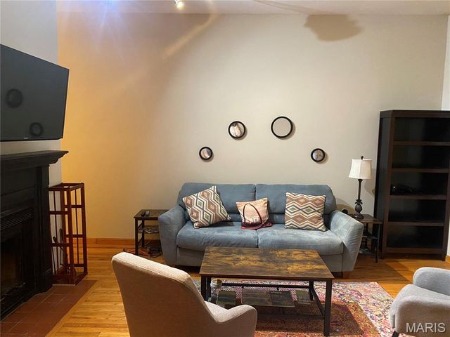 2234 Hickory Street, St Louis, MO 63104