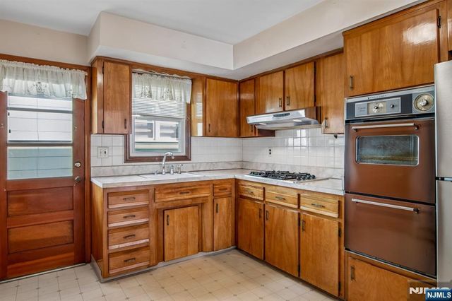 27 - 29 Crystal Street, North Arlington, NJ 07031