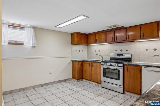 27 - 29 Crystal Street, North Arlington, NJ 07031