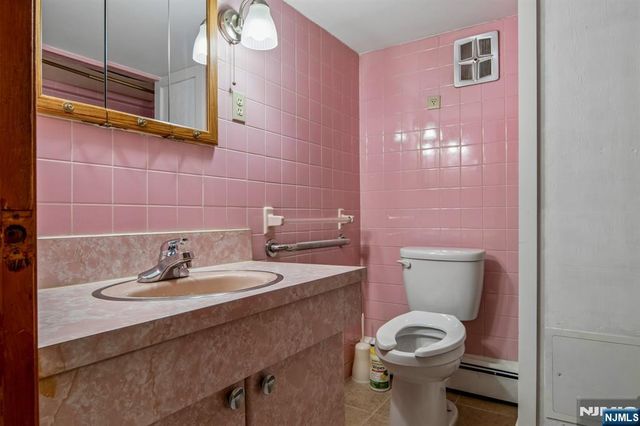 27 - 29 Crystal Street, North Arlington, NJ 07031