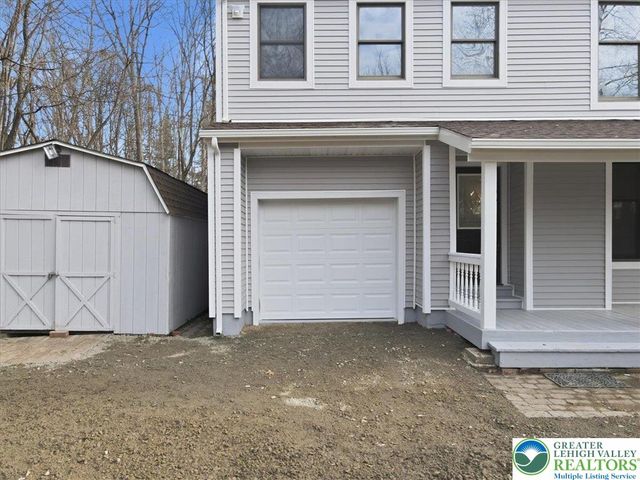 142 Towering Court, Chestnuthill Twp, PA 18353