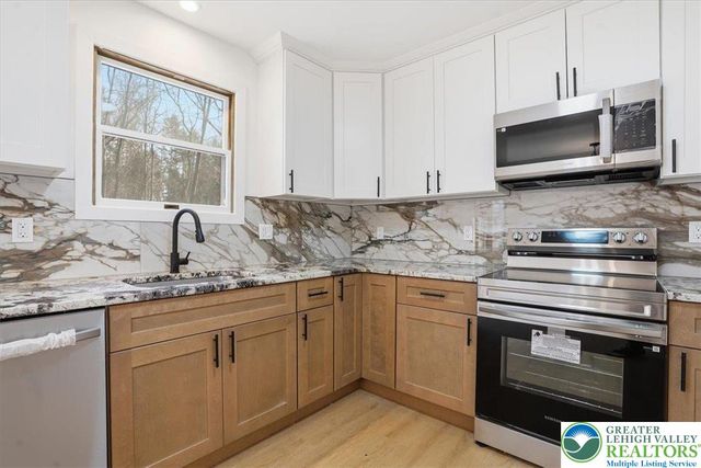 142 Towering Court, Chestnuthill Twp, PA 18353