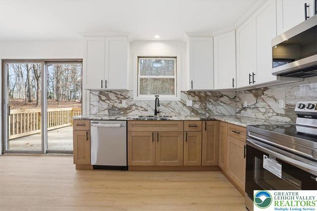 142 Towering Court, Chestnuthill Twp, PA 18353
