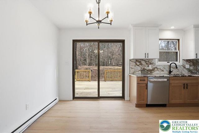 142 Towering Court, Chestnuthill Twp, PA 18353