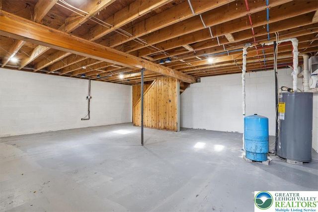 142 Towering Court, Chestnuthill Twp, PA 18353
