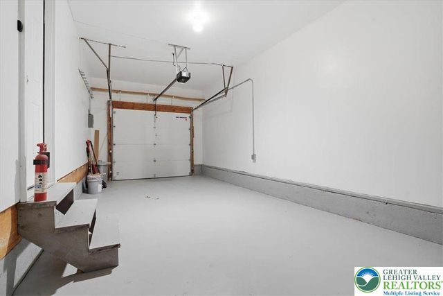 142 Towering Court, Chestnuthill Twp, PA 18353