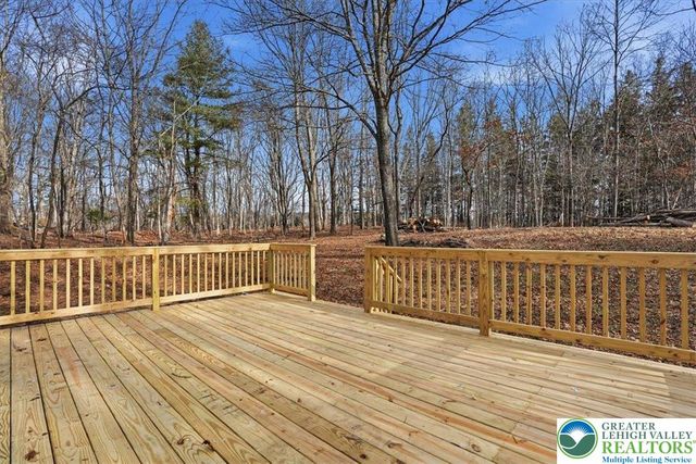 142 Towering Court, Chestnuthill Twp, PA 18353