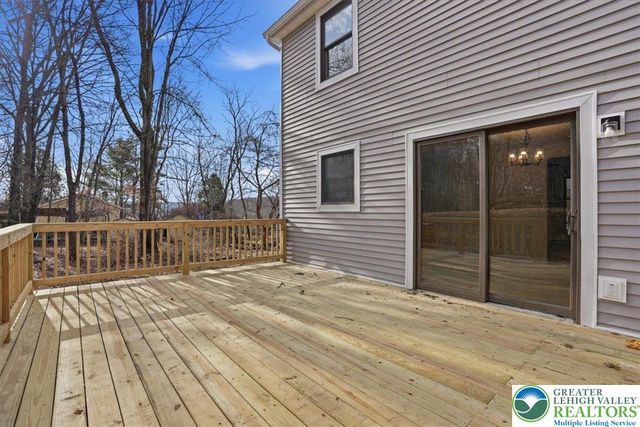 142 Towering Court, Chestnuthill Twp, PA 18353