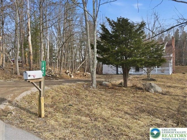 142 Towering Court, Chestnuthill Twp, PA 18353