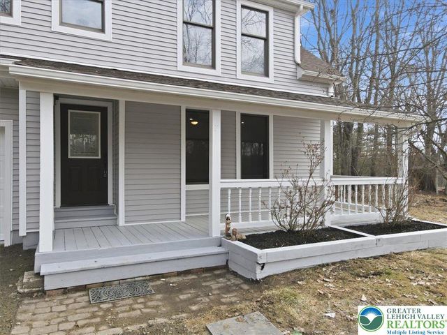 142 Towering Court, Chestnuthill Twp, PA 18353
